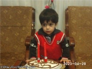 تولد 2 سالگی سیدمحمد حسین یدالهی همراه باکیکی که خودم زحمتش روکشیدم.