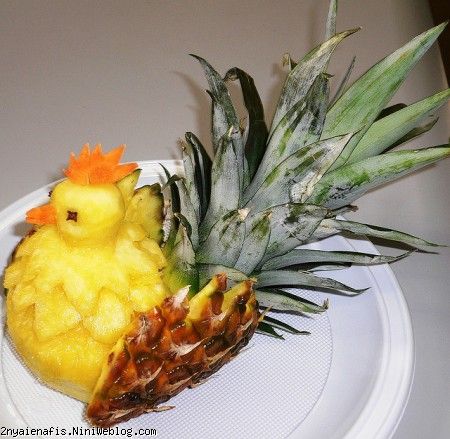 تزیین آناناس به شکل مرغابی
