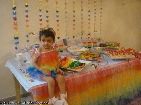 تولد پرنیا با تم رنگین کمونی رنگین کمان مدل کارت دعوت لباس رنگی