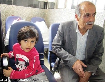 انتظار سپهر و بابااسی برای تولد علی اکبر در بیمارستان