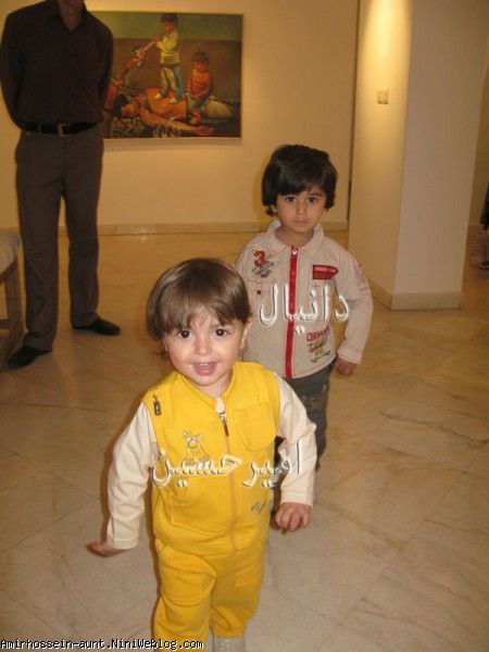 امیر حسین و دانیال در نمایشگاه