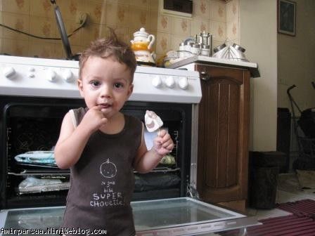 تو بستنی بخور ، من دو تا تونو !