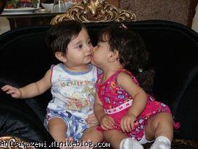 آنیسا در حال بوسیدن دوست  خوبش رادین کوچولو 