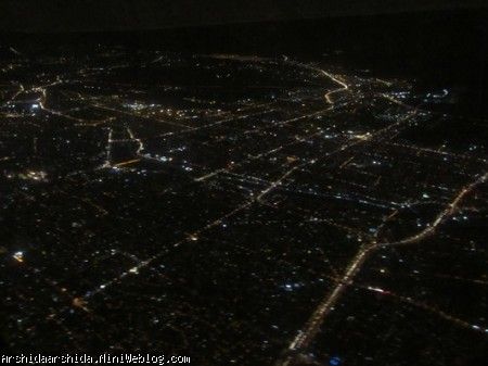 شهر اصفهان در شب از بالا