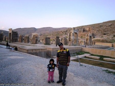 آترینا و بابایی