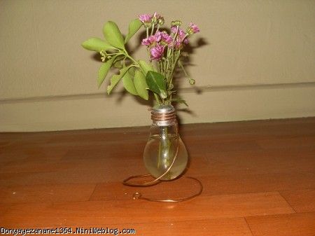 گلدان لامپي