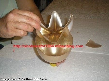 گلدان با بطری پلاستیکی طلایی