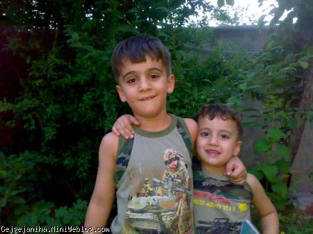 حسين و عماد با لباسهاي رنجري