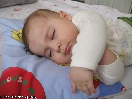 ابوالفضل جون،عکس کودک در حال خواب