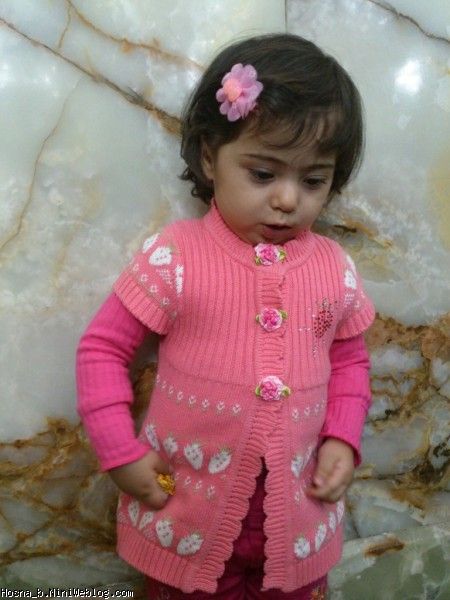 حسنا در حال دعا