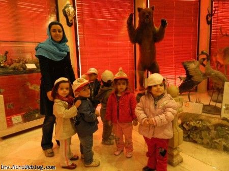 باز هم دوقلوها و مربیشان در موزه حیوانات