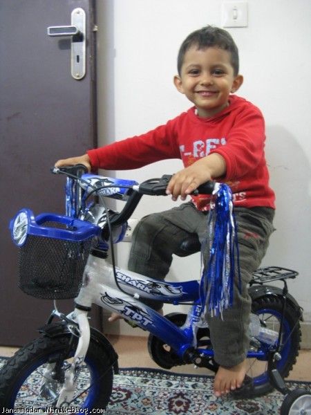 دوچرخه کادوی عمو برای تولد امیرحسین