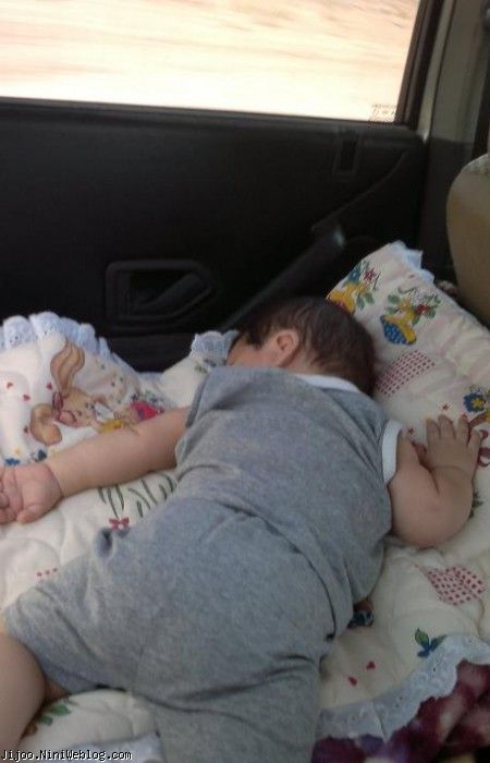 خوابیدن توی ماشین 