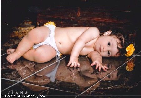 کودک زیبا ویانا