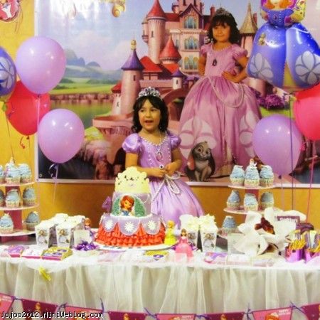 تولد با تم پرنسس صوفیا برای پرنسس ویانا در جشن تولد 4 سالگی