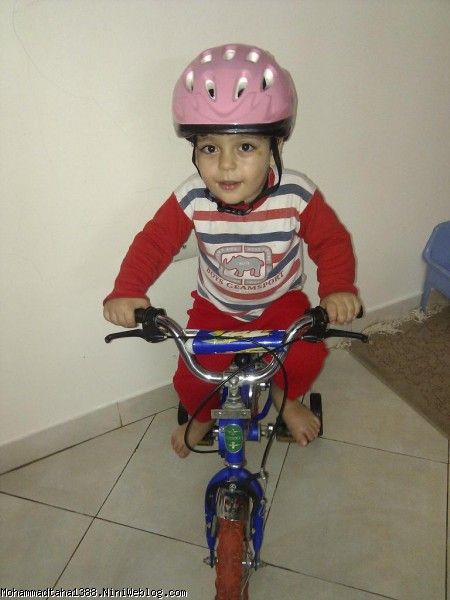 پسرم با دوچرخه اش