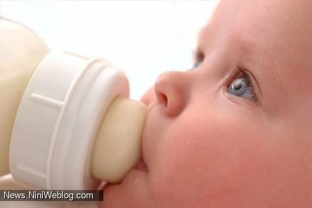 دادن شیر خشک همراه شیر مادر