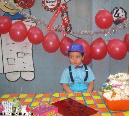 تولد 4 سالگی امیرحسین جان در مهد کودک غنچه ها به همراه دوستانش 