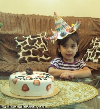 باران خانمی و کیک تولد 3 سالگی
