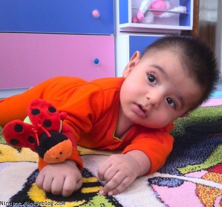 آرسين يه هفته قبل از واکسن چهار ماهگيش