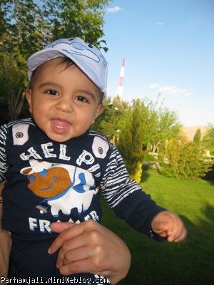 پرهام بغل دایی امیر