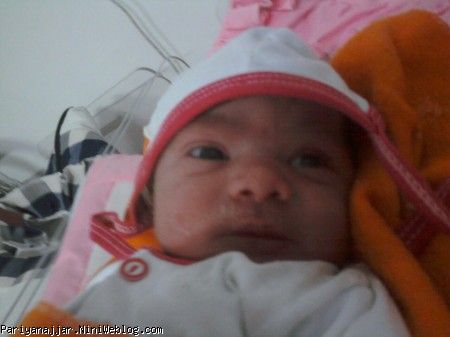 پریا هشت ساعت بعد تولد