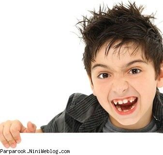 کودک دندان می گیرد