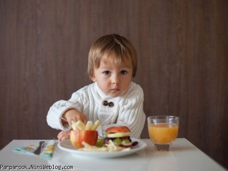 آموزش عادات غذا خوردن کودکان سر میز