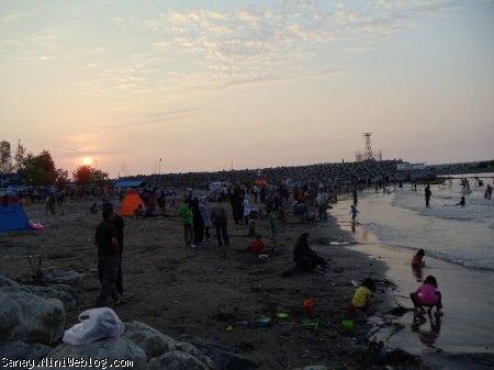 ساحل بابلسر هنگام غروب خورشید
