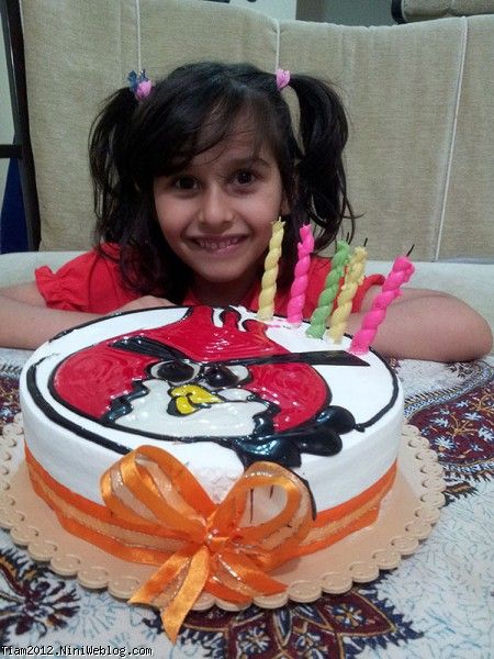 102-  کیک تولد تیام در عید نوروز 93
