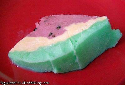 طرز تهیه بمب بستنی یخ به شکل هندوانه