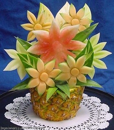 آناناس به شکل گلدان گل میوه