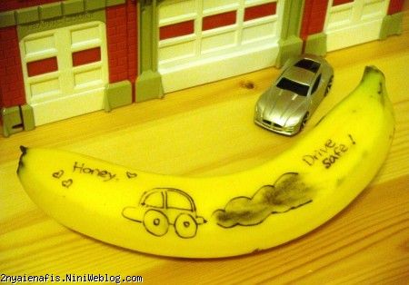 Cute Food For Kids message on a banana Banana drawings How to draw a banana پیام تبریک روی موز!! - جهت میوه خور کردن کودک  