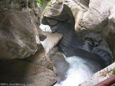 این آبها در زمستان کاملا یخ میزنن