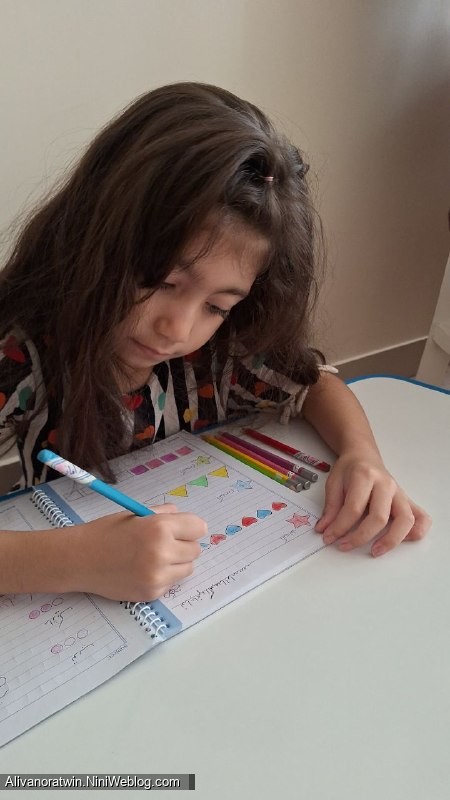 دوقلوهای کلاس اولی 📚✏️