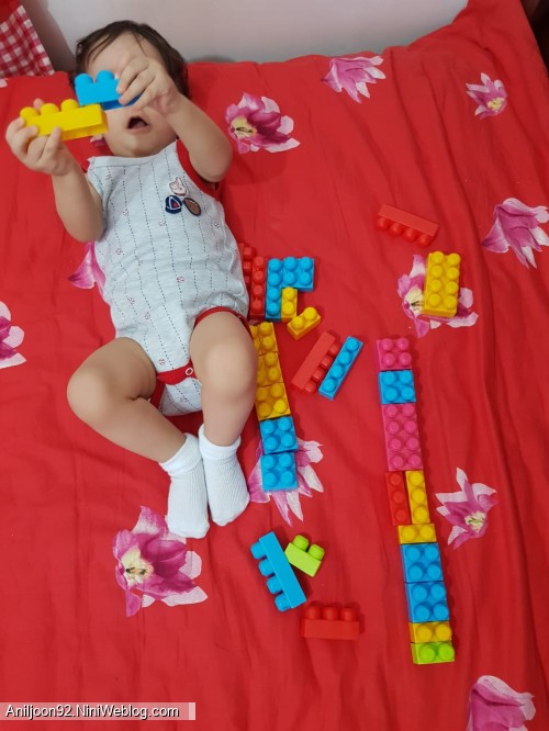 عکسی از یازده ماهگی رادین