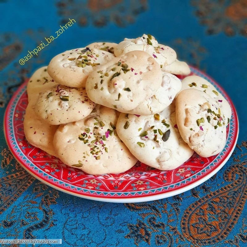 شیرینی پفکی گردویی یا پیچ انگشتی