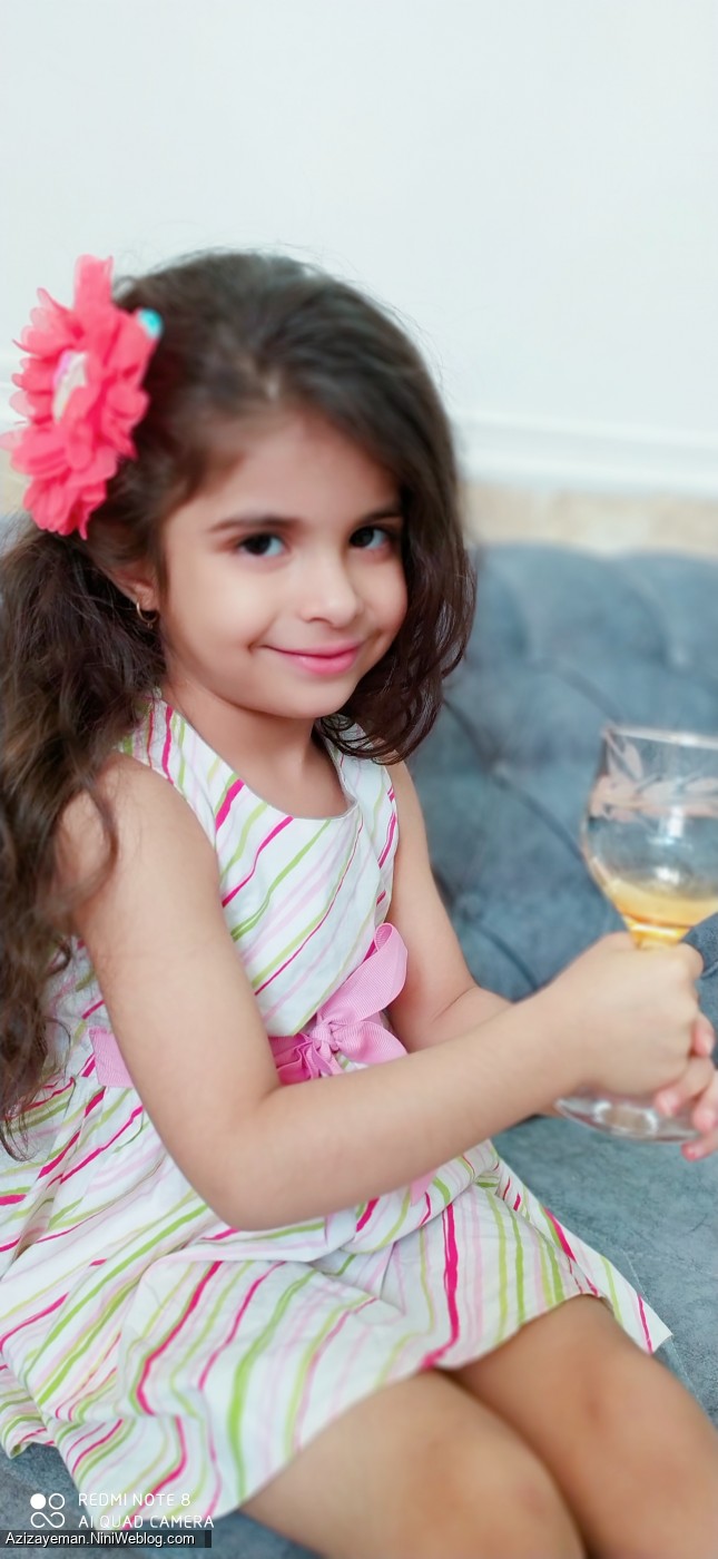 رونیکا عاشق ژست گرفتن واسه عکس