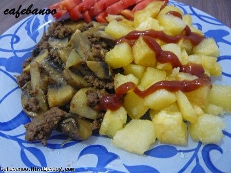 خوراک گوشت و قارچ