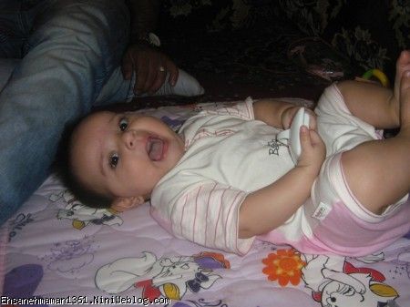 مهرسا درحال ذوق کردن