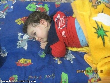 بیدار شدن فندقم وقتی که مامانی پیششه 