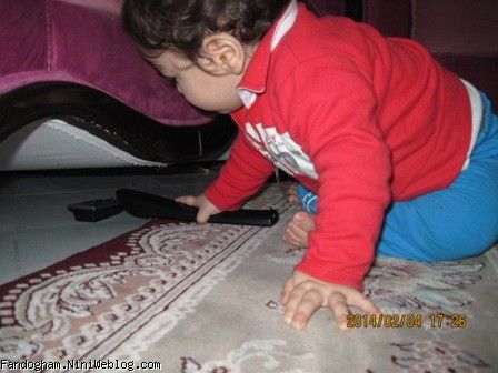 15 بهمن . امیرعلی همه جا به دنبال کنترل تلویزیون