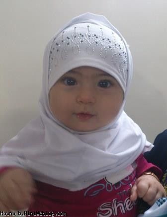 حسنا با مقنعه