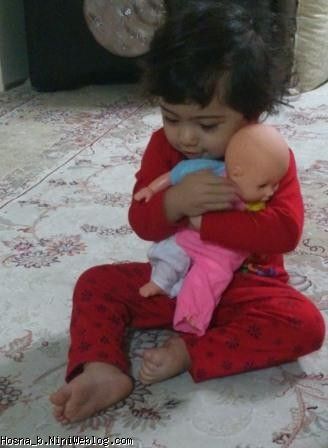 حسنا و بچه داری