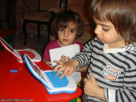 آخه انگشتهاشو موقع کار با کامپیوتر ببینید