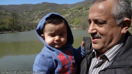 سام و باباشی در کنار دریاچه شور مست