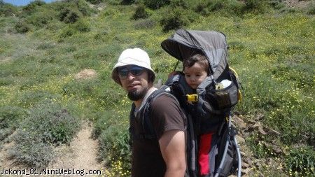 سام و بابایی در حال کوه&zwnj;پیمایی
