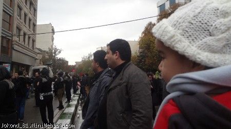 سام در حال دیدن دسته&zwnj;ها