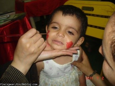 نقاشی روی صورتش 