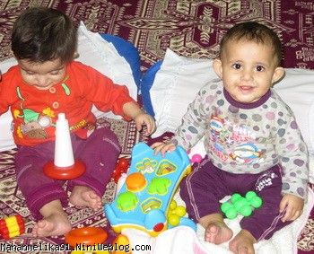 دختر خوش خنده با پسر نق نقو